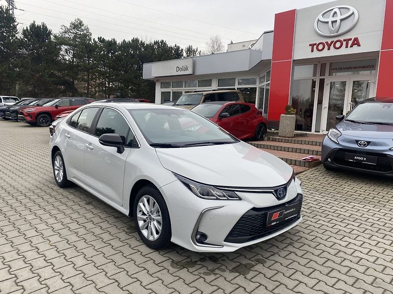Toyota Corolla 1.8 Hybrid Comfort Tech - fotka 1 z 24