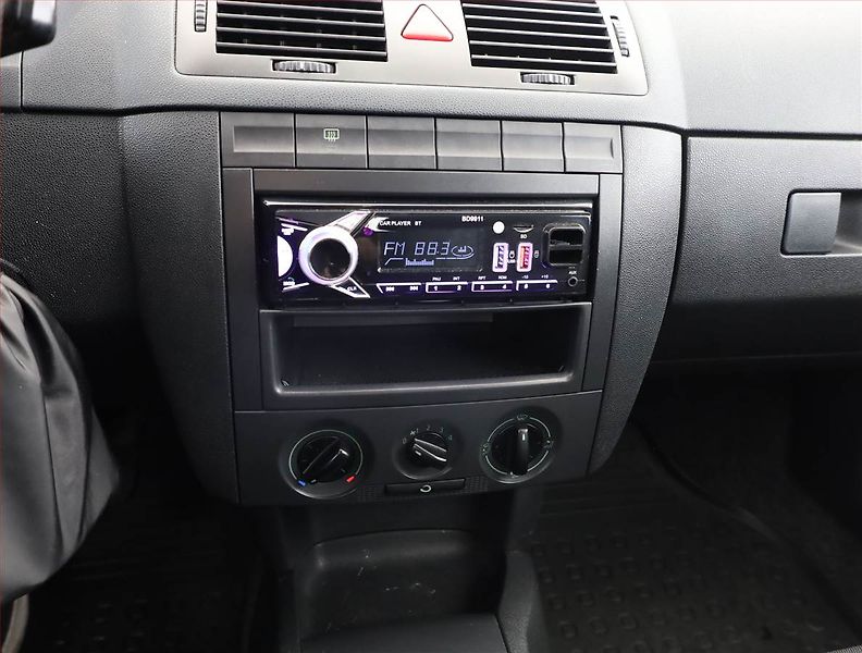Škoda Fabia (2005) 1.4 16V, po STK, Tažné - fotka 9 z 14