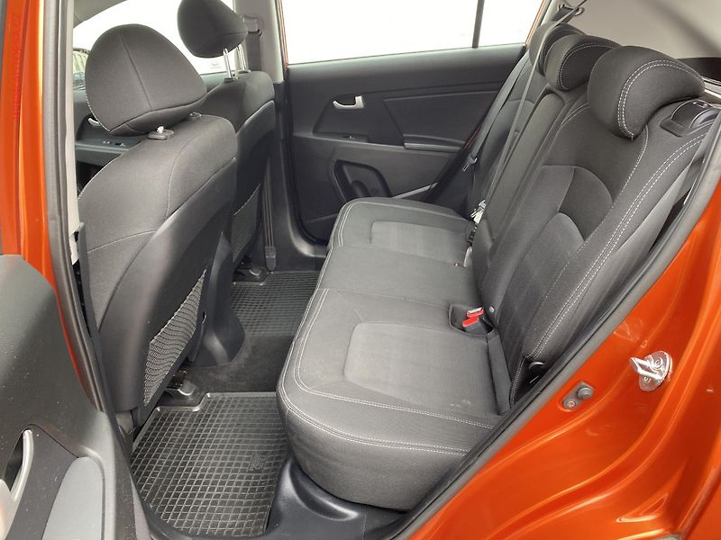 Kia Sportage (2012) 1.6 GDI, ČR, AC, el. výbava - fotka 10 z 13