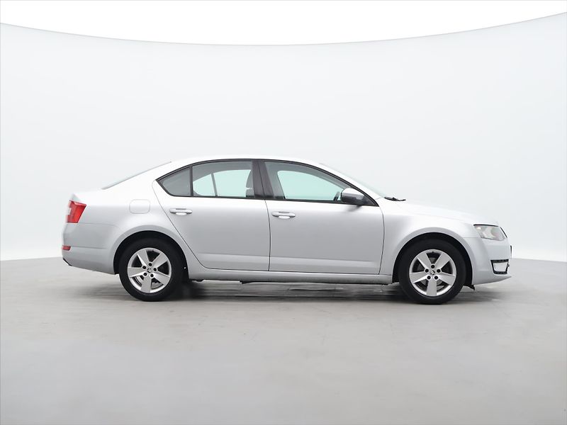 Škoda Octavia 1,6 TDI 81kW Ambition CZ - fotka 6 z 23