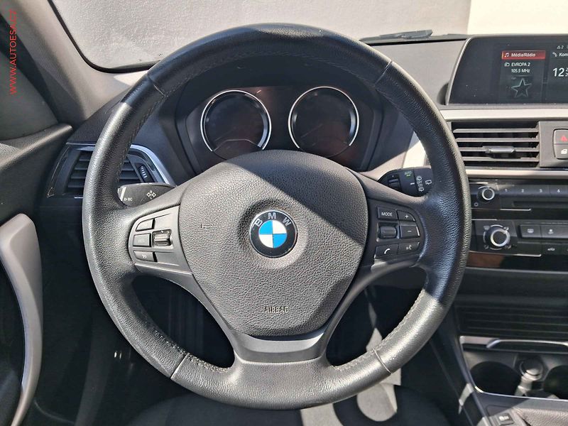BMW Řada 1 (2017) 2.0i 120i, navi - fotka 11 z 21