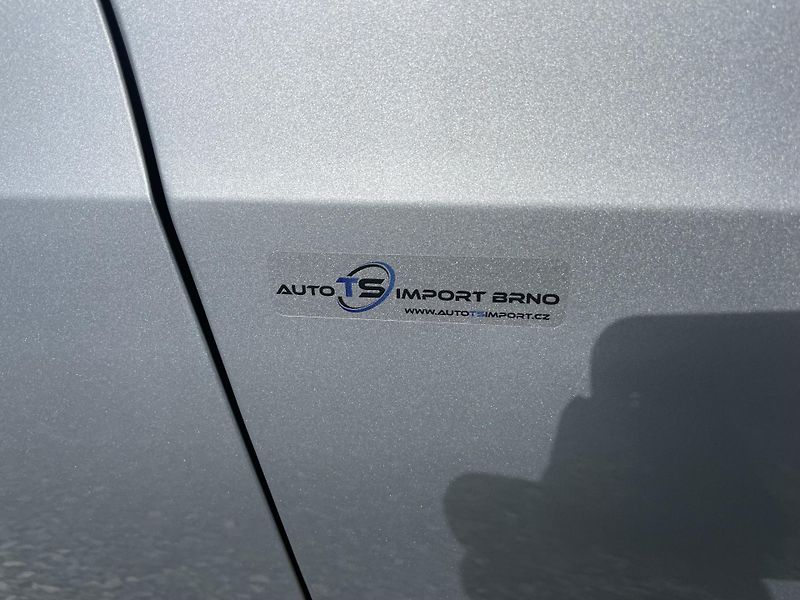 Volkswagen Golf 1.6TDi 105PS  6 HIGHLINE TOP!! - fotka 60 z 176