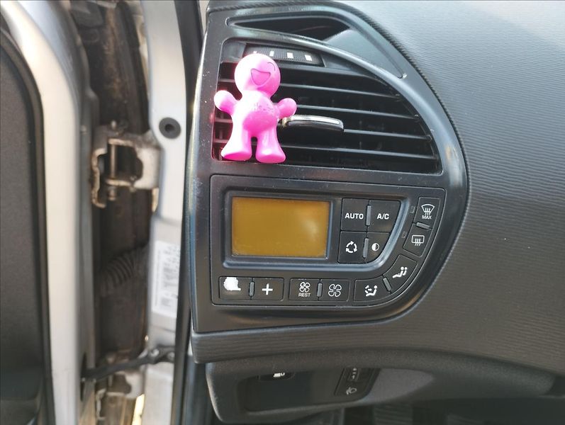 Citroën C4 Picasso 1,6 HDi - fotka 13 z 15