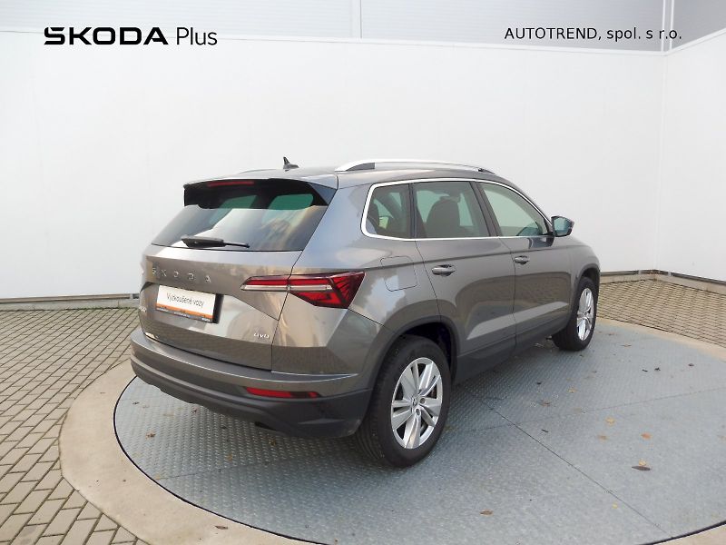 Škoda Karoq (2024) Top Selection 2,0 TDI 110kW DS - fotka 2 z 30