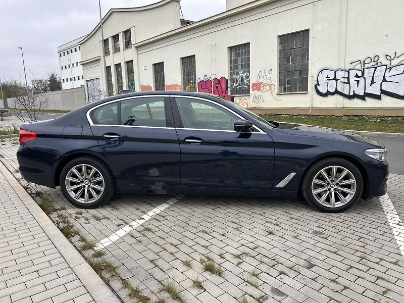BMW Řada 5 520D XDRIVE, 1. majitel - fotka 4 z 33