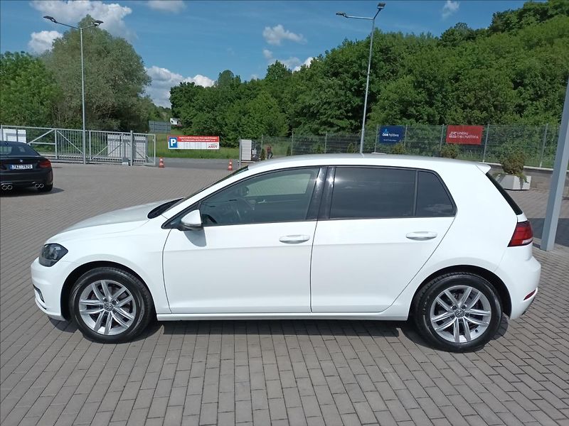 Volkswagen Golf 1,6 TDI, 85KW,ČR,1MAJ,DPH,HIGH - fotka 8 z 43