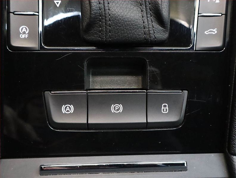 Škoda Superb (2022) Laurin&Klement 2.0 TDI - fotka 21 z 22
