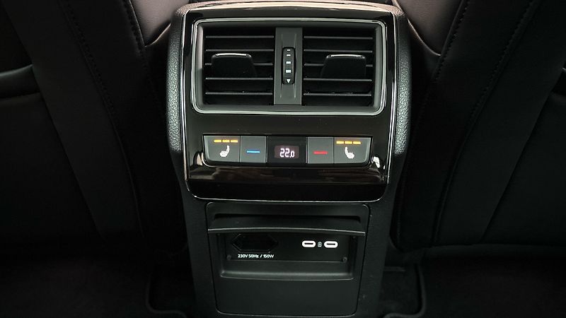 Škoda Superb 2.0 TSI DSG 4x4 Style - fotka 24 z 34