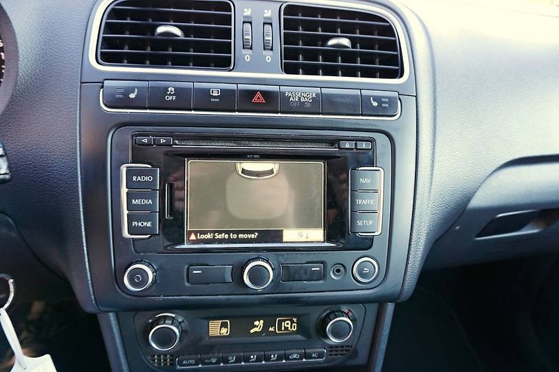 Volkswagen Polo (2012) STYLE 1,6 TDI 66 kW - fotka 25 z 32