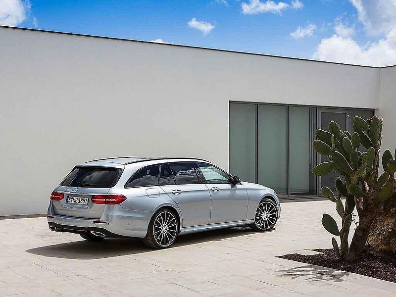 Mercedes-Benz E kombi.