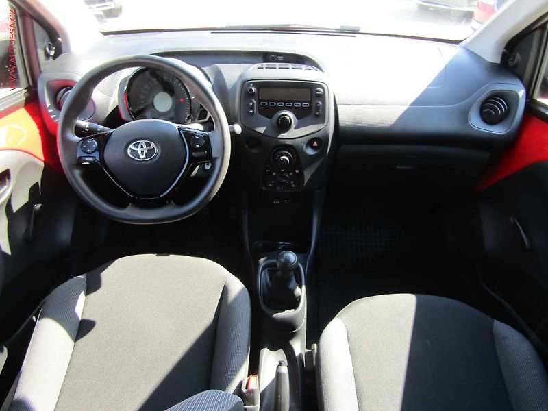 Toyota Aygo (2020) 1.0 i, ČR, servis.kniha - fotka 8 z 16