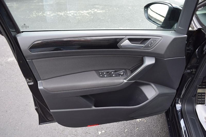 Volkswagen Touran (2017) 2.0TDI 110kw 7MÍST TAŽNÉ NAVI - fotka 21 z 50
