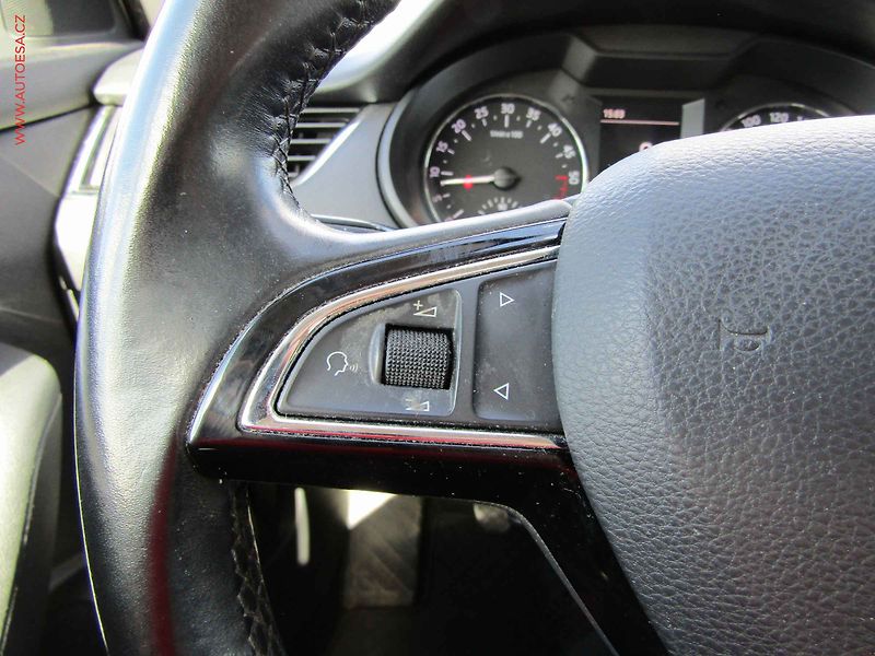 Škoda Octavia (2016) 2.0TDi, ČR, AAC, výhř.sed. - fotka 16 z 17