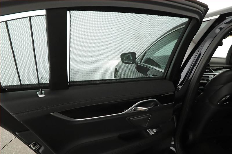 BMW Řada 7 (2019) M Paket 730 d xDrive, ČR - fotka 31 z 31