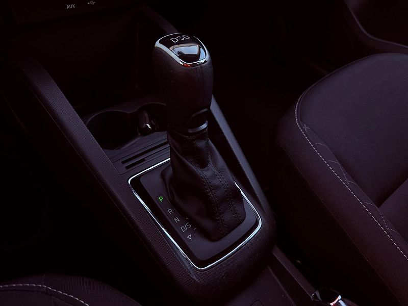 Škoda Fabia 1.0 TSi Style DSG, Navi, TOP - fotka 24 z 29