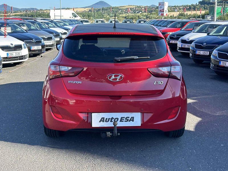 Hyundai i30 (2013) 1.6CVVT, ČR, Navi, AC - fotka 5 z 18