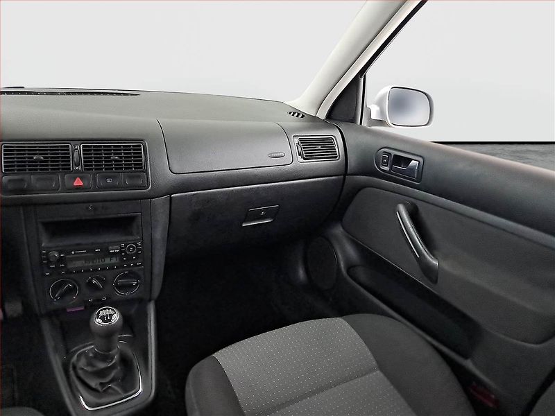 Volkswagen Golf (2003) 1.4 16V, nová STK - fotka 8 z 15