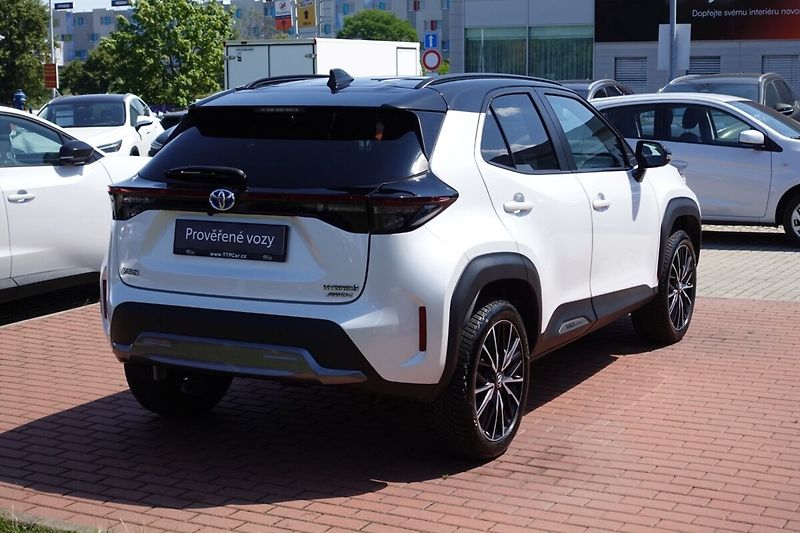 Toyota Yaris Cross 1,5 HEV Adventure 4x4 - fotka 4 z 34