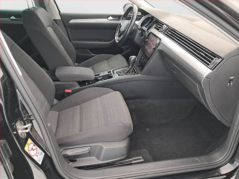 Volkswagen Passat (2020) Comfortline 2.0 TDI, Automat - fotka 9 z 23