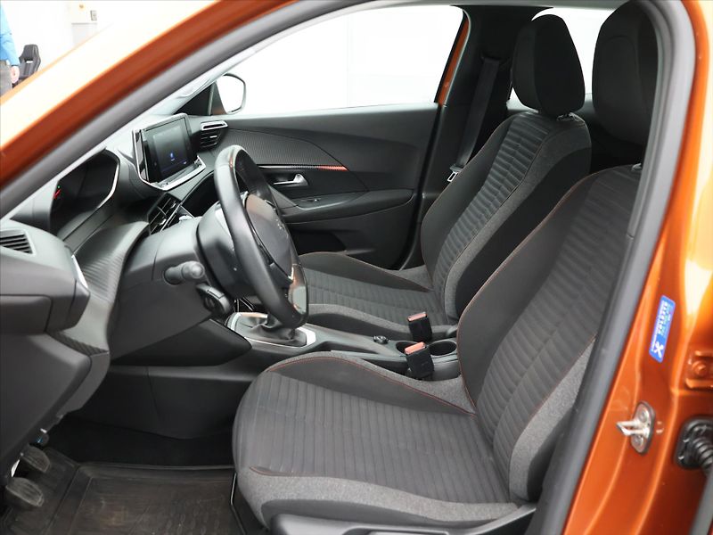 Peugeot 2008 1,2 PT 100k CZ Active 1Maj DPH - fotka 10 z 24