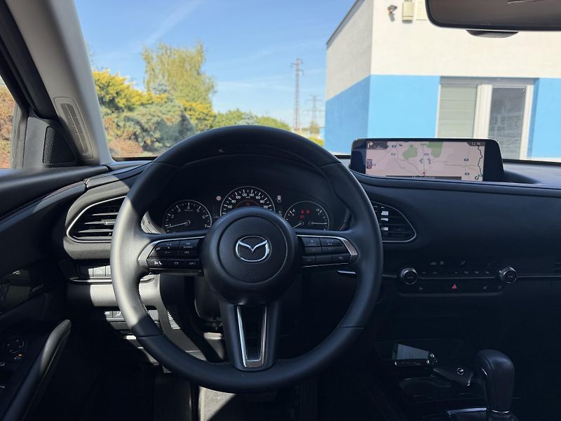 Mazda CX-30 2,0i 137kW Nagisa AWD head-up - fotka 11 z 23