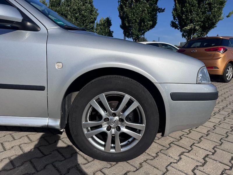 Škoda Octavia (2006) 1,6 MPI 75 KW KILOMETRY - fotka 16 z 45