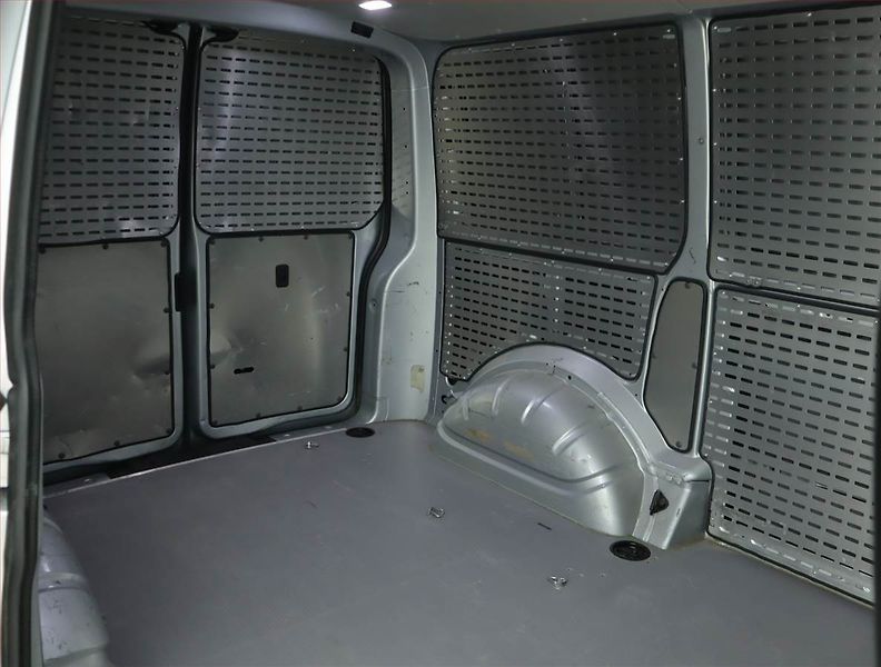 Volkswagen Transporter (2023) 2.0 TDI, ČR, 1Maj - fotka 14 z 16