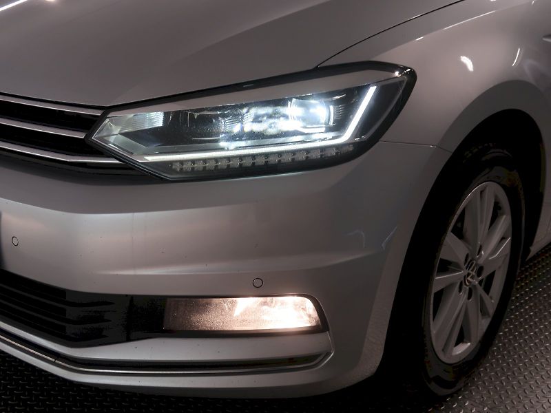Volkswagen Touran (2022) HIGHLINE 1.5TSI 110KW EVO - fotka 10 z 41