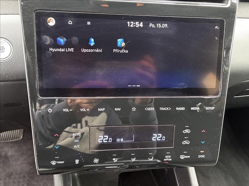 Hyundai Tucson 1.6 T-GDi HEV 48V Hybrid 4x4 - fotka 25 z 25