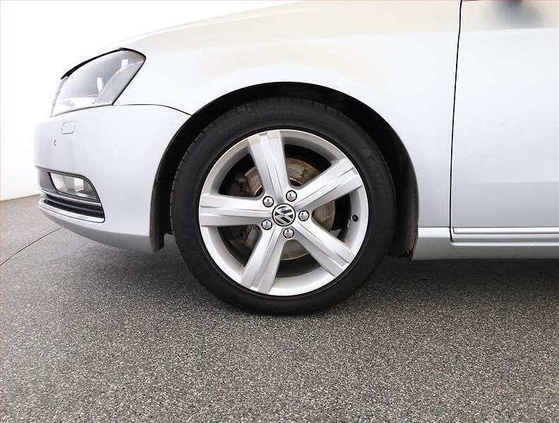 Volkswagen Passat (2014) 2.0 TDI, Navi, Tempomat - fotka 18 z 18
