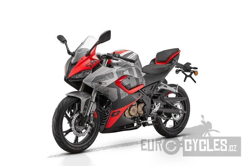 QJ Motor SRK 125 R (2026) - fotka 4 z 17