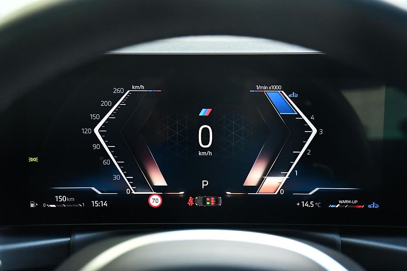BMW Řada 3 320d xDrive M-SPORT  - fotka 31 z 43