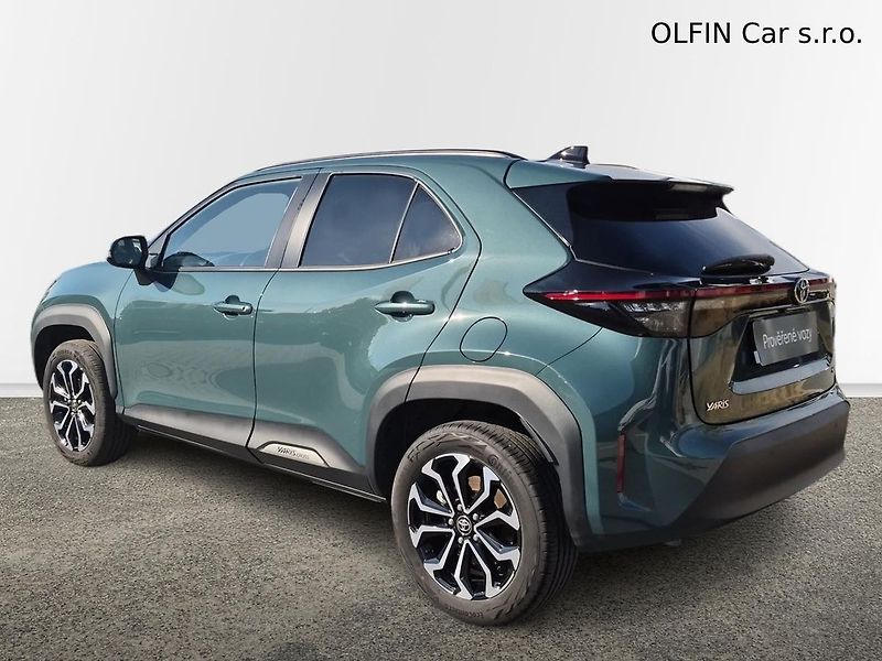 Toyota Yaris Cross 1,5 HEV FWD Style 96 kW - fotka 7 z 24