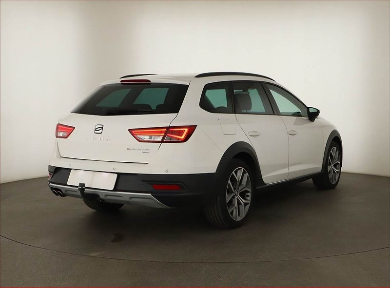 Seat Leon (2016) 2.0 TDI, 4X4, Automat, Kůže - fotka 5 z 18