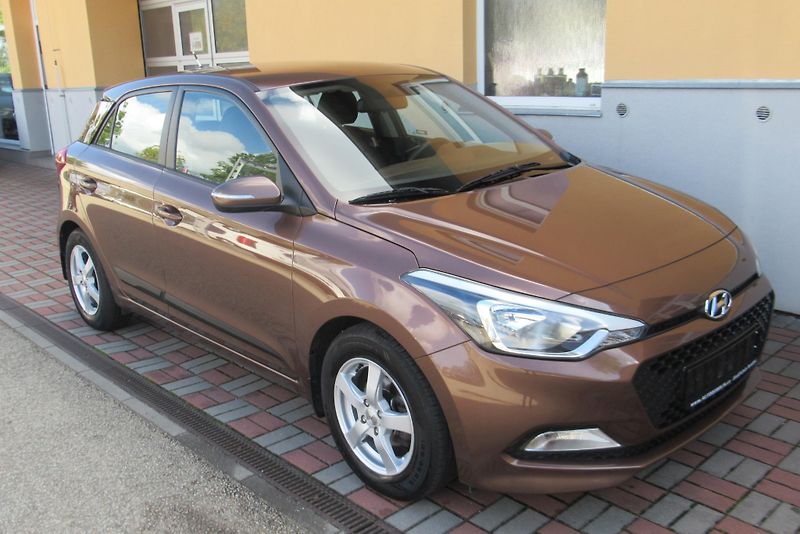 Hyundai i20 1.2i KLIMA PŮVOD ČR 1 MAJITEL - fotka 1 z 19