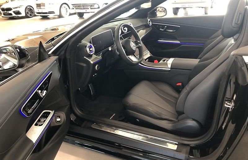 Mercedes-Benz CLE 200 AMG 360k HuD Ambient - fotka 6 z 12