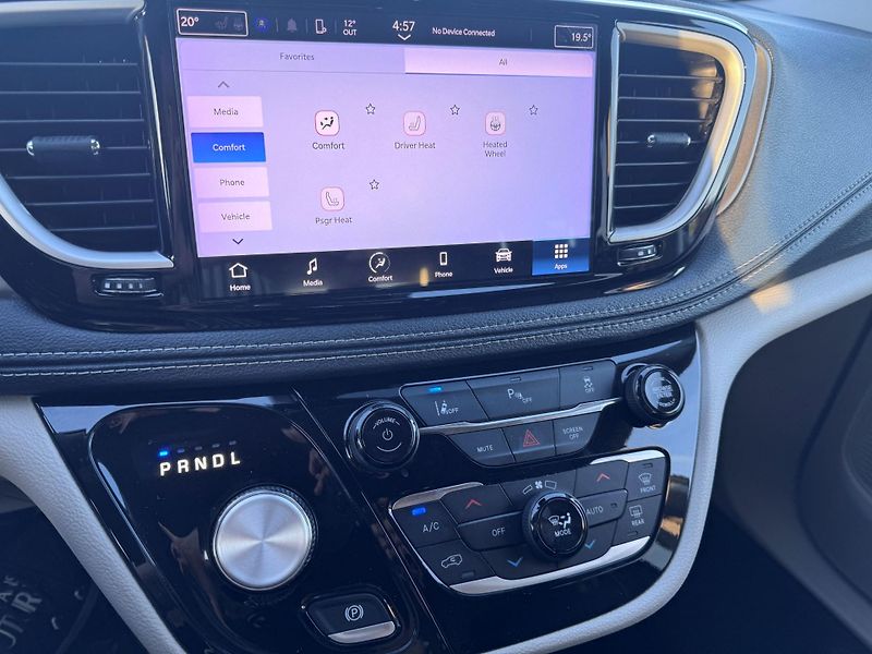 Chrysler Pacifica (2023) 3,6 Hybrid RU Radar Limit 2023 - fotka 17 z 20