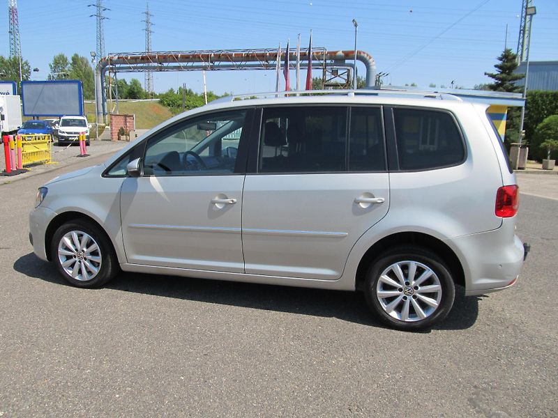 Volkswagen Touran (2011) 2.0TDI 7 míst  - fotka 4 z 60