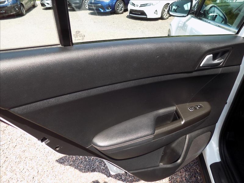 Kia Sportage 1,7 CRDi NAVI, KAMERA, 1.maj. - fotka 28 z 35