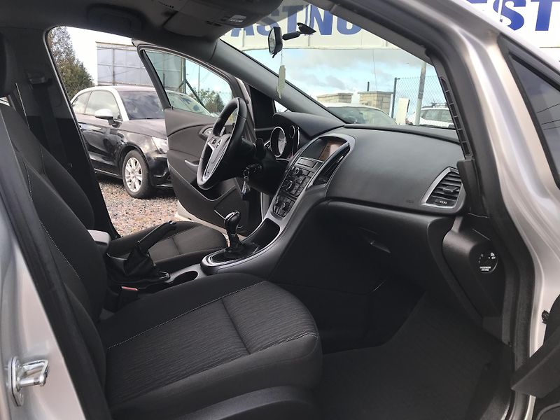 Opel Astra 1.7 CDTI 96 KW,SPORTS TOURER - fotka 11 z 21