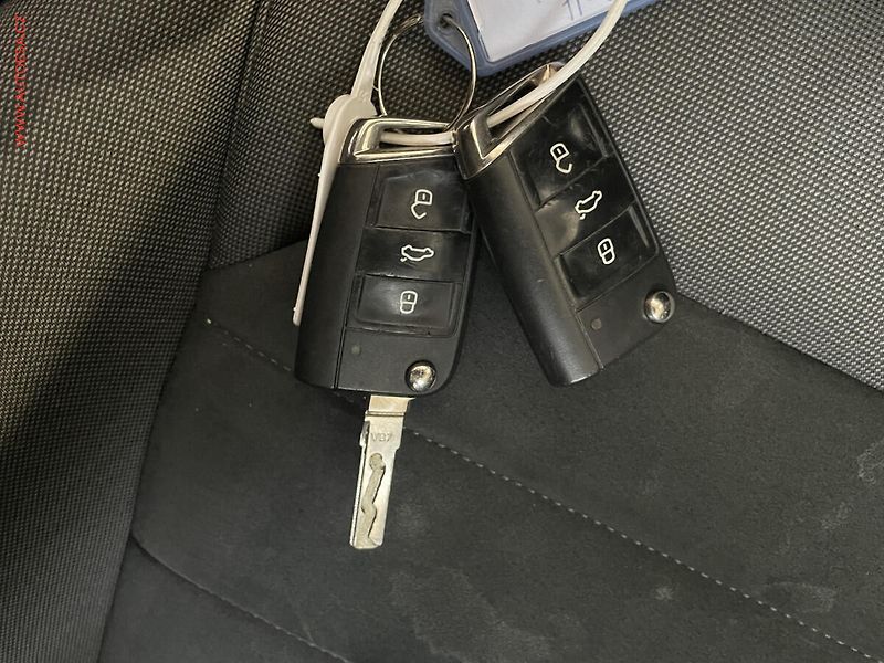 Volkswagen Golf (2019) 1.5TSi, DSG, LED, navi - fotka 17 z 17