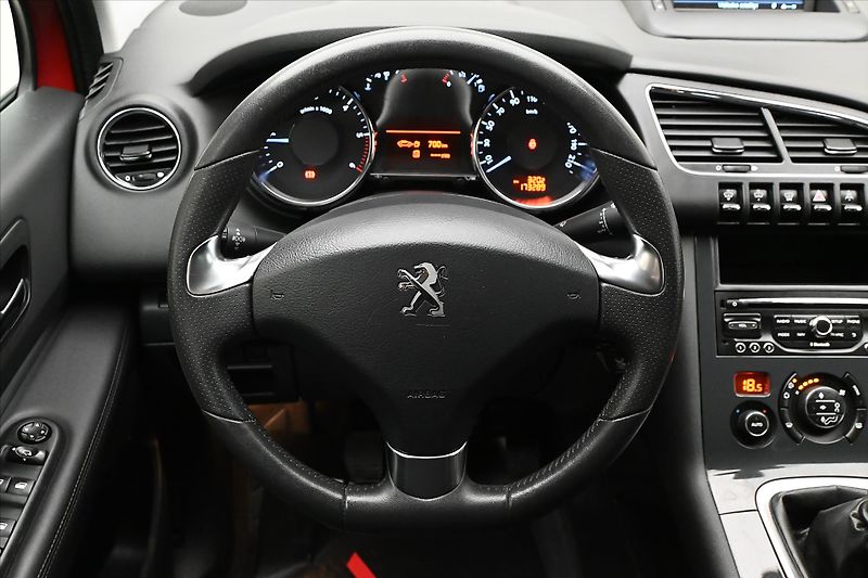 Peugeot 3008 1,6 HDI 84 kW ALLURE Záruka až - fotka 18 z 30