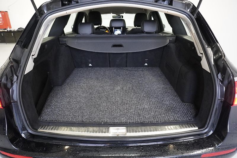 Mercedes-Benz Třídy E (2017) E220D AUTOMAT - fotka 10 z 38