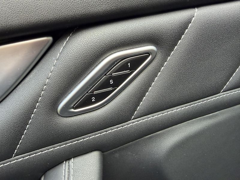 Maserati Levante (2023) 430PS- MODENA-S-TOP-SKLADEM- - fotka 22 z 27