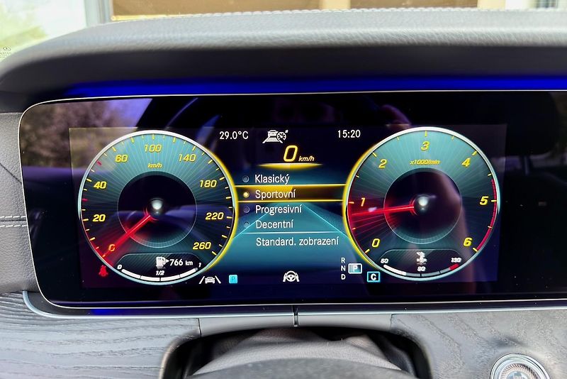 Mercedes-Benz Třídy E (2020) E 220d 4Matic AMG Line - fotka 65 z 112
