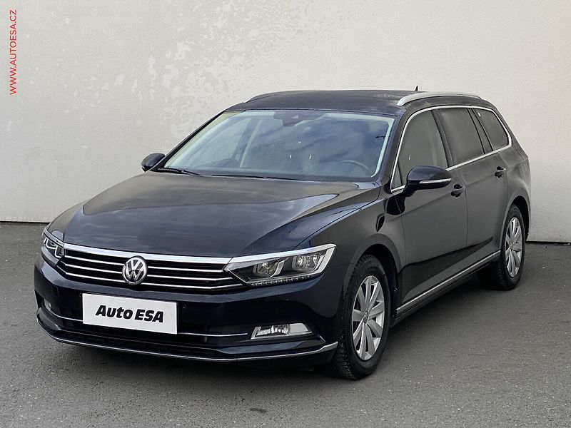 Volkswagen Passat (2019) 2.0 TDi, Highline, navi - fotka 3 z 19