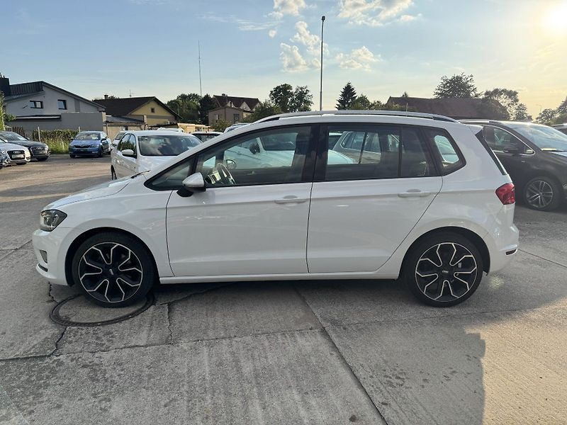 Volkswagen Golf Sportsvan - fotka 3 z 11