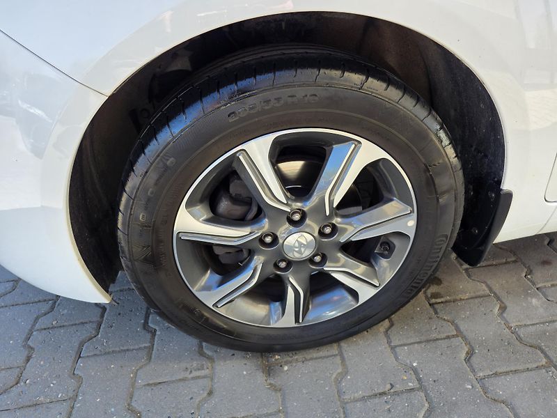 Hyundai ix20 1.6-1.MAJITEL-92KW-FACELIFT - fotka 12 z 14
