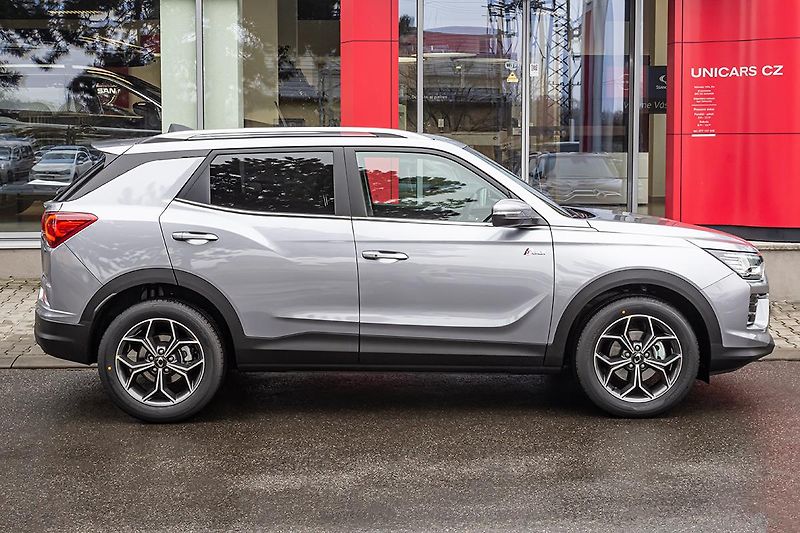 SsangYong Korando 1,5 GDI AT 2WD STYLE+TECH+ACC - fotka 4 z 15