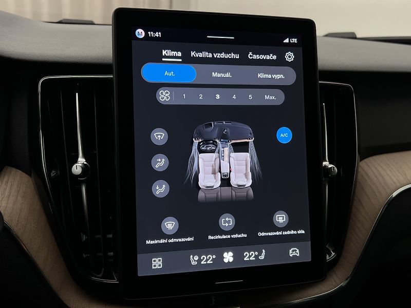 Volvo XC60 (2026) T6 AWD RECHARGE DARK PLUS AUT - fotka 34 z 45